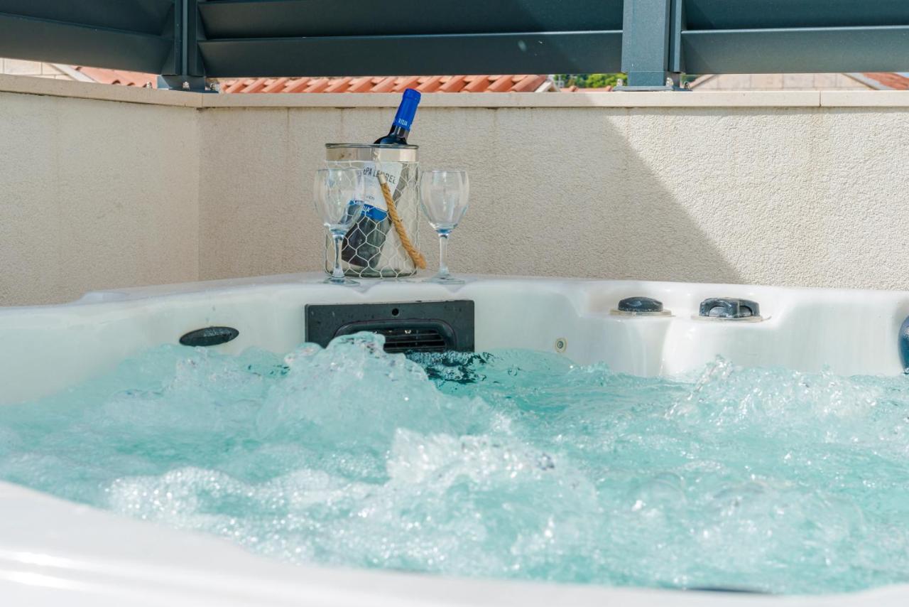 New Deluxe Jacuzzi Apartment Ana Дубровник Екстериор снимка
